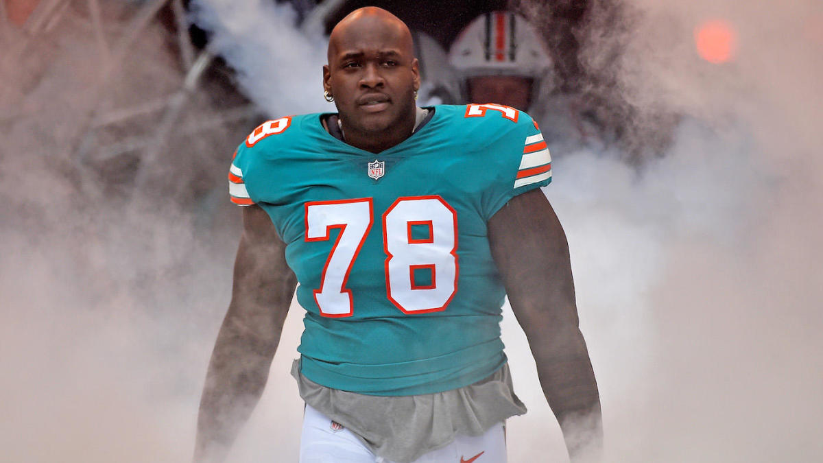 NFL Star Laremy Tunsil Turns Infamous Gas Mask Video into NFT to